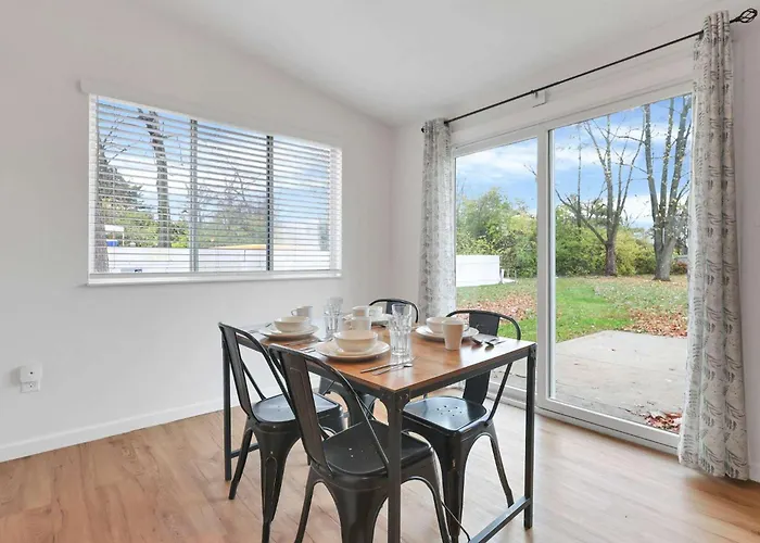 Holiday home The Spacious Hilliard House