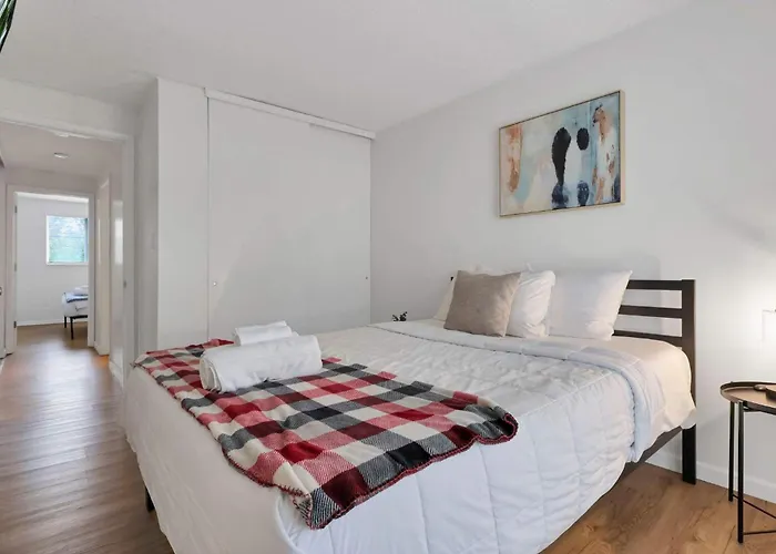 The Spacious Hilliard House Columbus