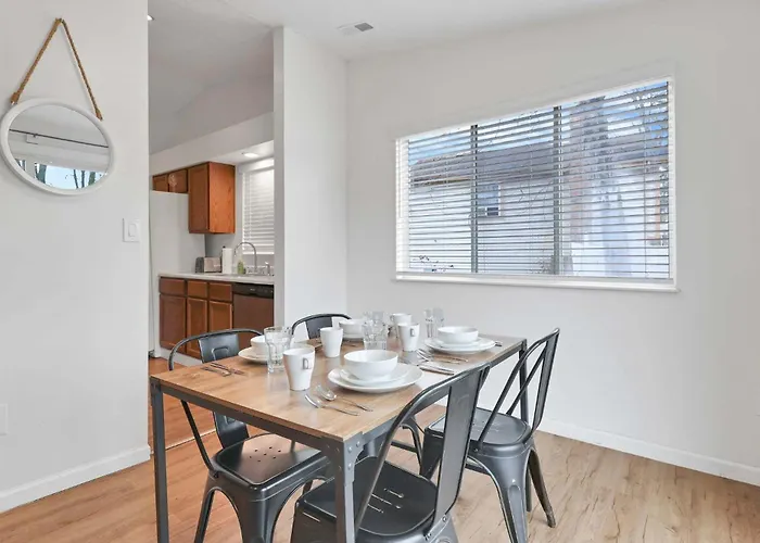 The Spacious Hilliard House