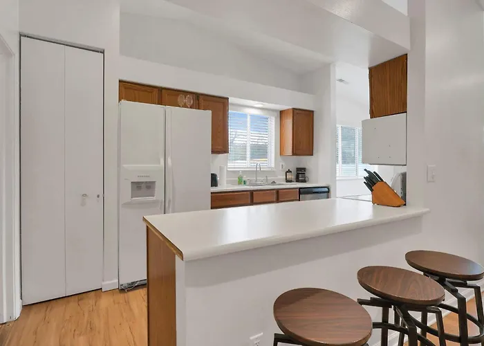The Spacious Hilliard House Holiday home
