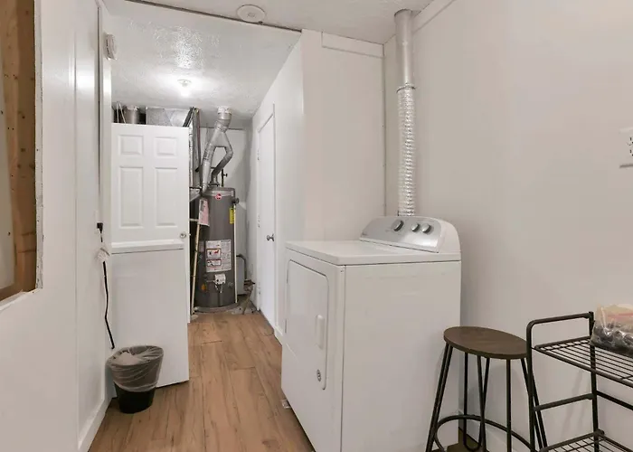 The Spacious Hilliard House *