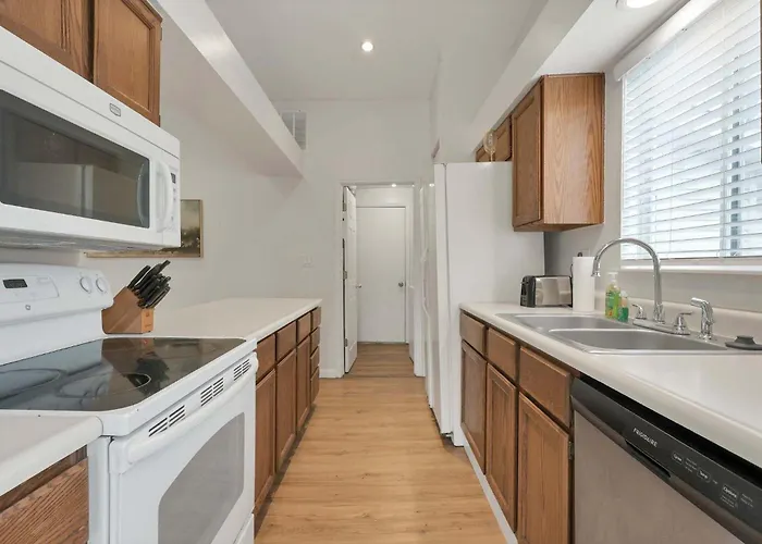 The Spacious Hilliard House Holiday home