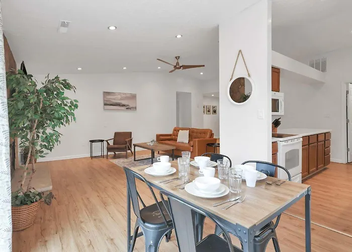 Holiday home The Spacious Hilliard House *